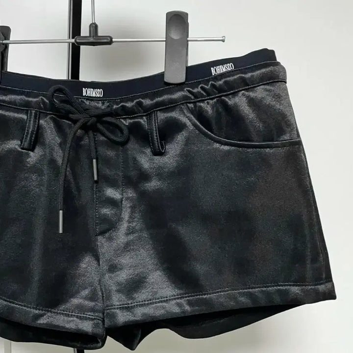 [BUNJANG] Bohemian Seoul Logo Banding Shorts Glossy Black M Size / *택O새상품*보헤미안서울 로고밴딩 쇼츠팬츠글로시블랙M사이즈반바지