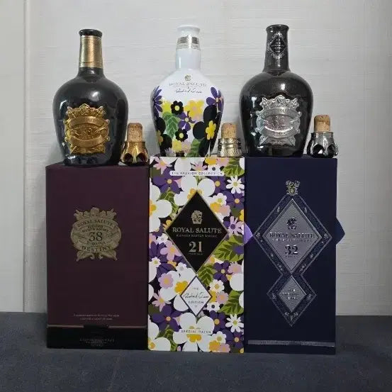 [BUNJANG] Royal Salute Whiskey Empty Bottles Bundle (38, 21, 32 Year Editions) / 로얄살루트 위스키 공병 일괄