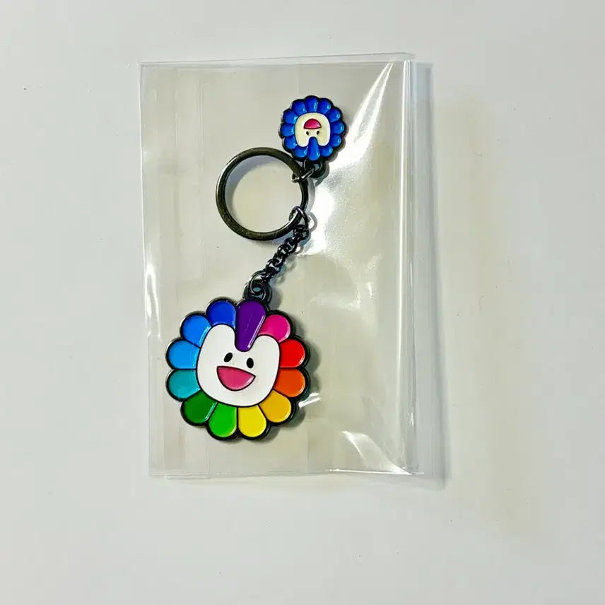 [BUNJANG] NewJeans Murakami Flower Metal Keyring / 뉴진스 무라카미 플라워 메탈 키링