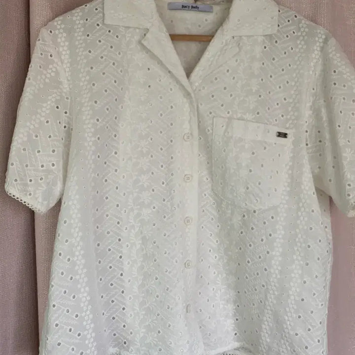 [BUNJANG] Juicy Judy Eyelet Punching Shirt / 쥬시쥬디 아일렛 펀칭 셔츠 (정가 139,000원)