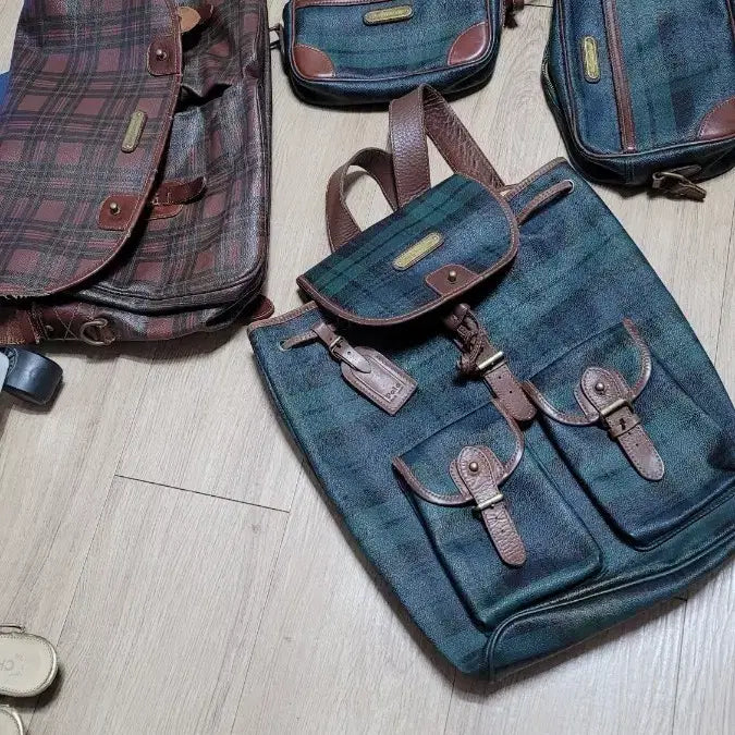 [BUNJANG] Polo Ralph Lauren Black Watch Check Backpack &amp; Crossbody Bag Set (Requires Repair) / 폴로 랄프로렌 블랙와치 체크 백팩 크로스백 세트 수선요