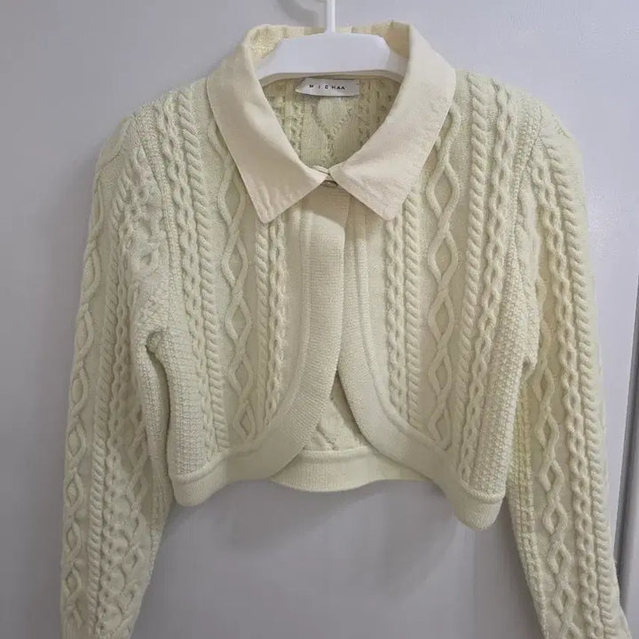 [BUNJANG] MICHAA Cropped Cable Knit Cardigan Ivory / 미샤 크롭 꽈배기 가디건 아이보리
