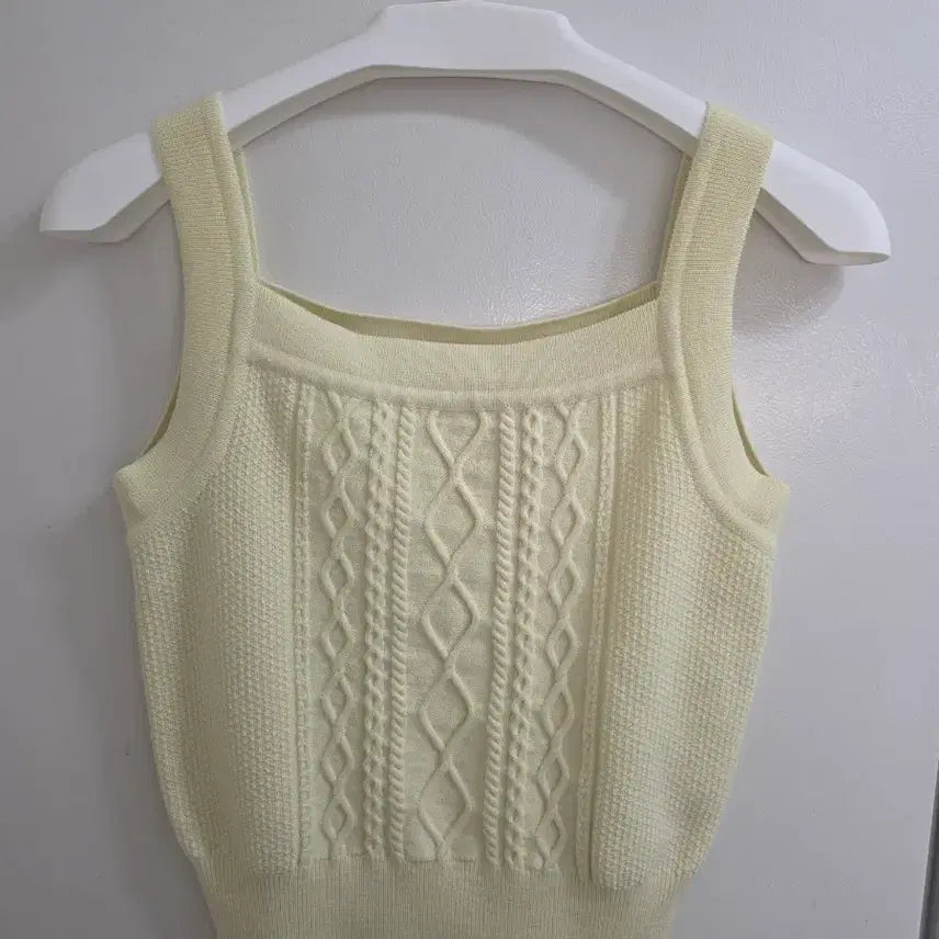 [BUNJANG] MICHAA Cropped Cable Knit Cardigan Ivory / 미샤 크롭 꽈배기 가디건 아이보리