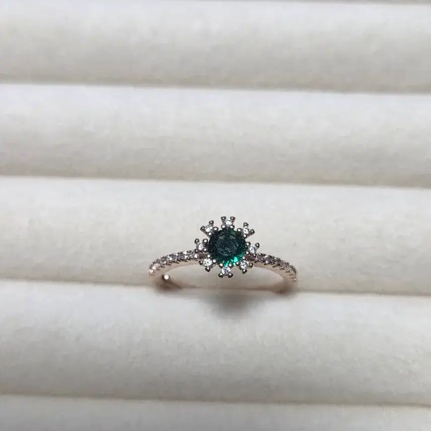[SOLD OUT] 그린 에메랄드 반지(사이즈 조절가능