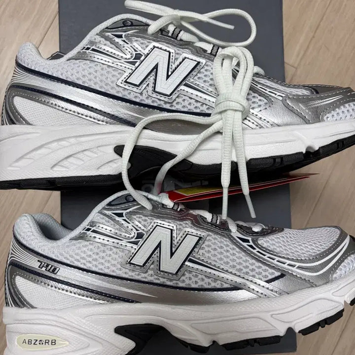 [BUNJANG] New Balance 740 White/Silver Running Shoes (235) / 뉴발란스 U740WN2 실버 운동화 235