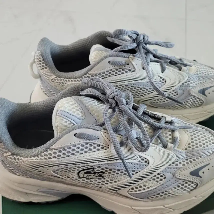 [BUNJANG] Lacoste Sneakers (230mm) / 라코스테 운동화 230mm 거의 새상품 추천 240