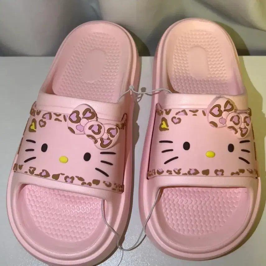 [BUNJANG] Sanrio Hello Kitty Pink Leopard Print Giallo Slippers Sandals (240 Size) / 산리오 헬로키티 핑크 호피갸루 슬리퍼 샌들 욕실화 240 사이즈