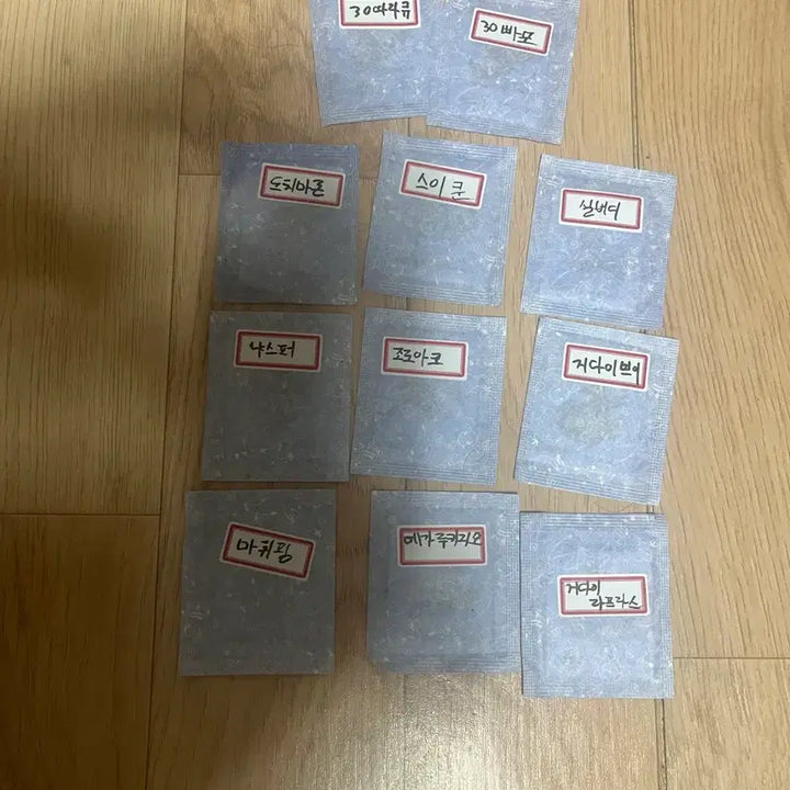 [BUNJANG] Pokemon Bread Stickers (Sealed &amp; Unsealed) / 포켓몬빵 띠부씰 교환 및 판매 합니다