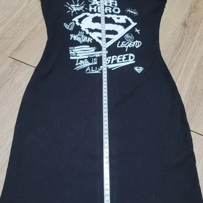 [BUNJANG] 13DE MARZO Superman Bear Bodycon Dress / 미사용 13DE MARZO 슈퍼맨 베어 바디콘 드레스