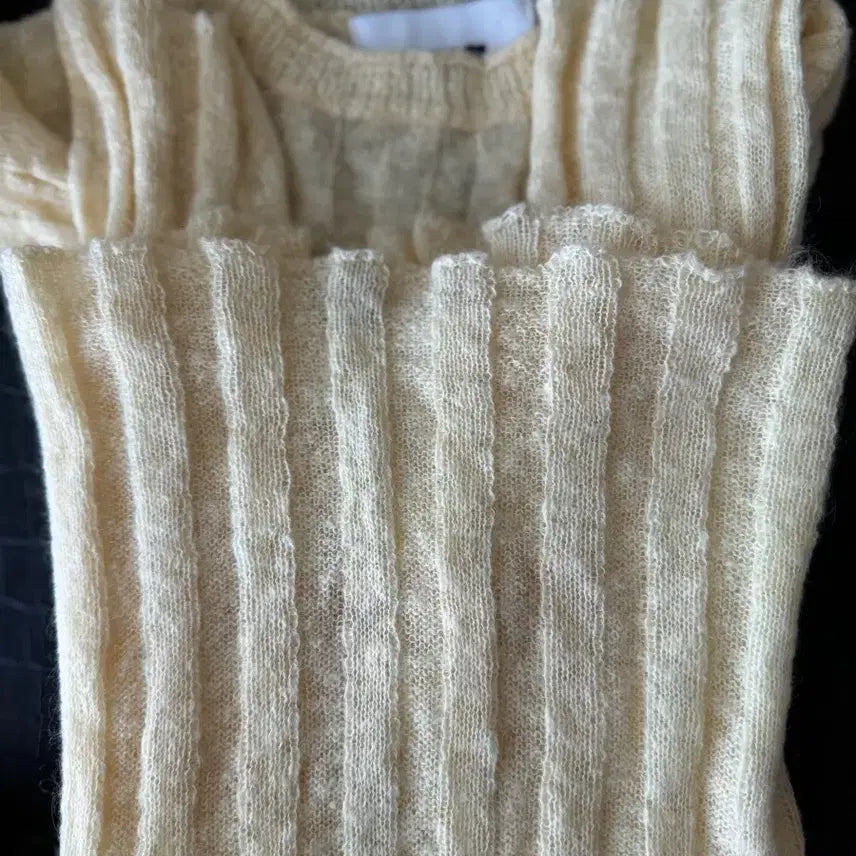 [BUNJANG] RUS Ribbed Sheer Knit Top / RUS 골지 시스루 니트티 (스페인브랜드)