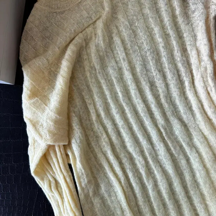 [BUNJANG] RUS Ribbed Sheer Knit Top / RUS 골지 시스루 니트티 (스페인브랜드)