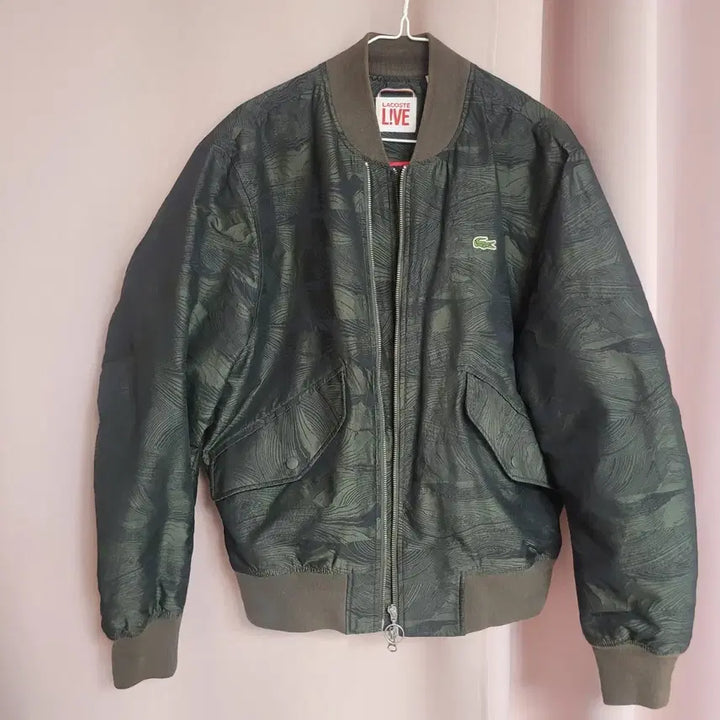 [BUNJANG] Lacoste Live Camo Sukajan Bomber Jacket / Lacoste Live 카모 스카잔 패턴 봄버 자켓