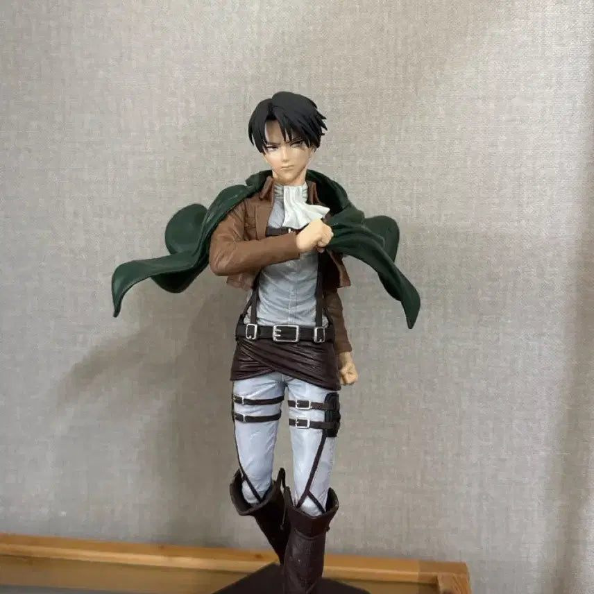 [BUNJANG] Attack on Titan Levi Grandista Figure / 진격의거인 진격거 리바이 그란디스타 피규어 팝니다