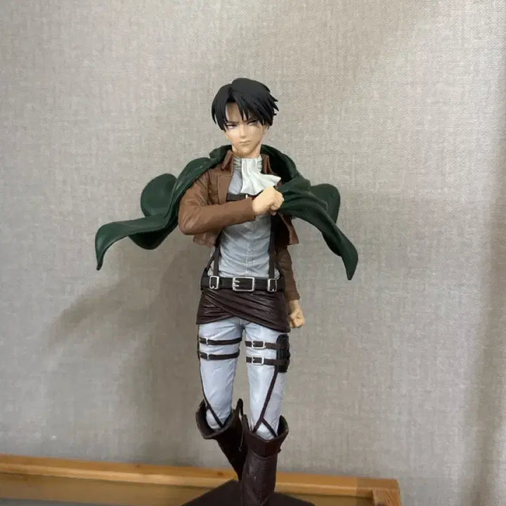 [BUNJANG] Attack on Titan Levi Grandista Figure / 진격의거인 진격거 리바이 그란디스타 피규어 팝니다