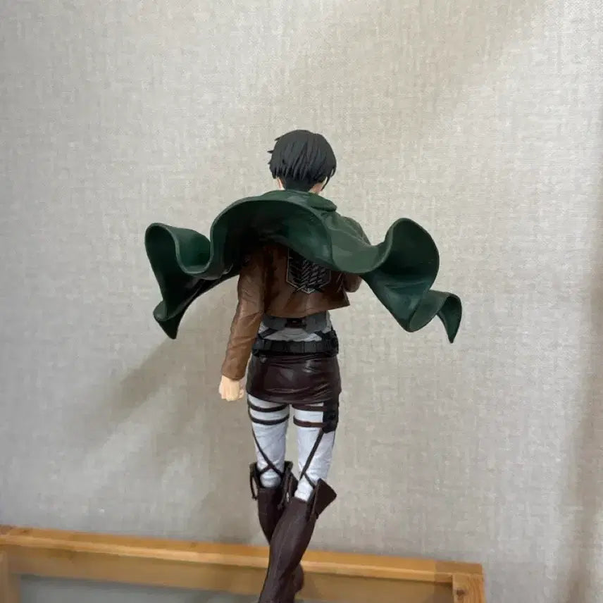 [BUNJANG] Attack on Titan Levi Grandista Figure / 진격의거인 진격거 리바이 그란디스타 피규어 팝니다
