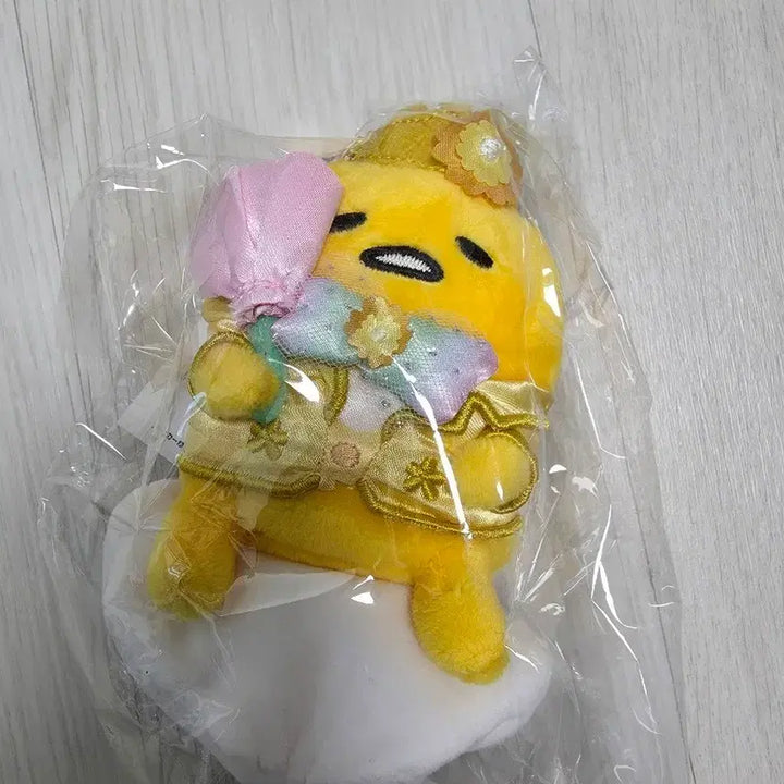 [BUNJANG] Sanrio Gudetama "Heartbeat Series" Mascot Plush / 산리오 모두가 주인공 두근두근 시리즈 구데타마 마스코트 인형