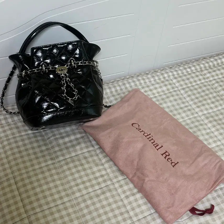 [BUNJANG] Cardinal Red Velvet Bag Black Tote Bag / 카디널레드 벨백 블랙