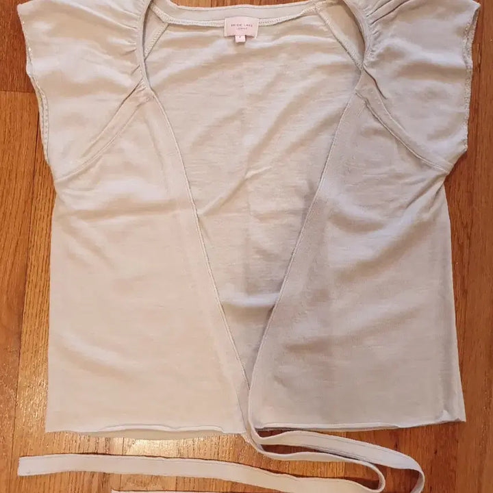 [BUNJANG] Beige Loose Fit Knit Cardigan with Subtle Sparkle Detail / 랩 스타일 가디건