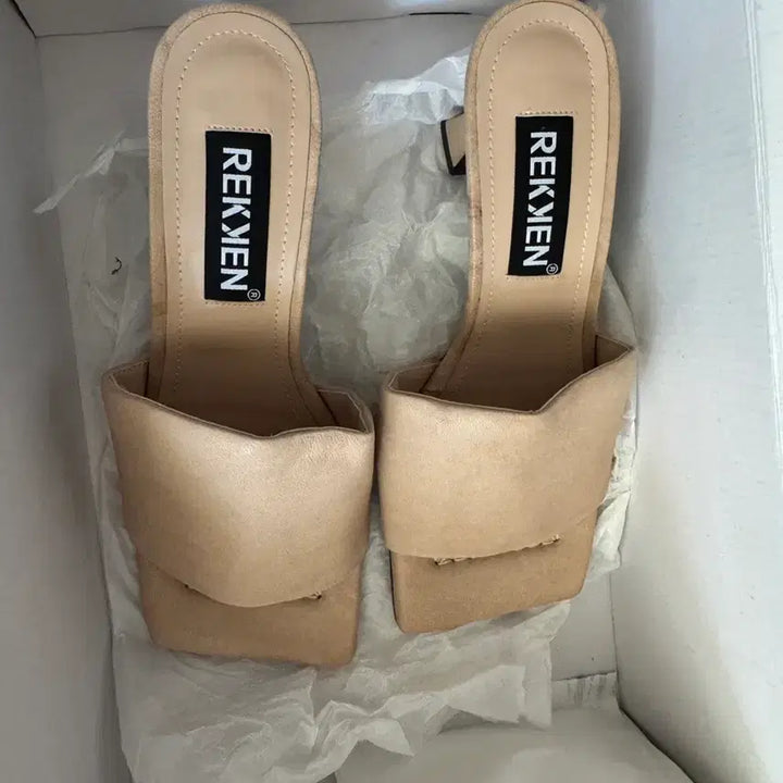 [BUNJANG] Rekken Natural Beige Handmade Leather Sandals (235) / [새상품] 렉켄 네모네 내추럴베이지 235 디자이너브랜드 수제화 양가죽