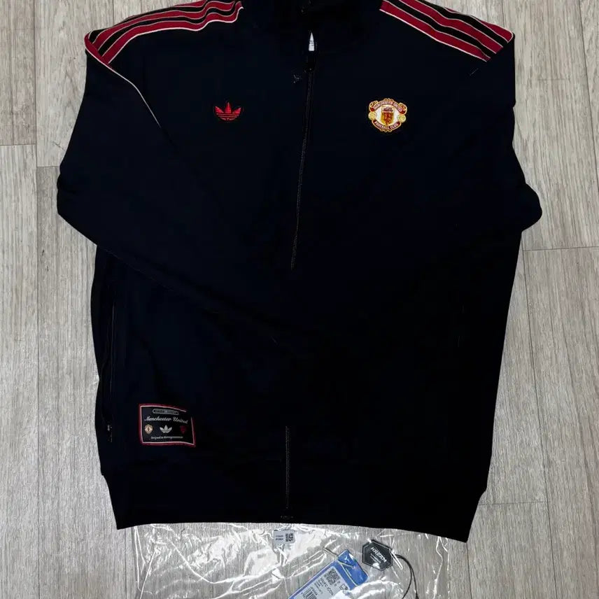 [BUNJANG] Adidas Manchester United Terrace Icon Track Top - Black / L 아디다스 맨체스터 유나이티드 테라스 아이콘 트랙 탑 블랙