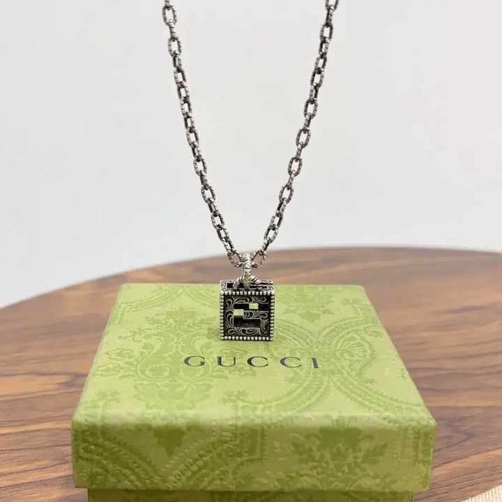[BUNJANG] Gucci Square Pendant Necklace / 구찌 사각 목걸이