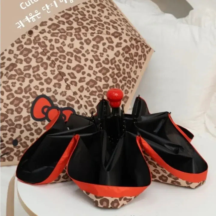 [BUNJANG] Hello Kitty Leopard 5-Section Folding Manual Umbrella / (새상품)헬로키티 레오파드 패턴 5단 접이식 수동 양우산