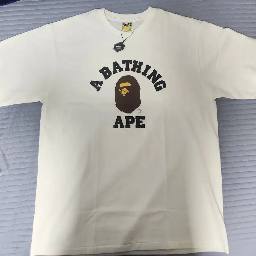 [BUNJANG] BAPE College T-Shirt White 2XL / 베이프 컬레지 2XL 새상품