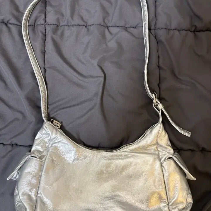 [BUNJANG] Silver Shoulder Bag / 실버백 판매합니다!
