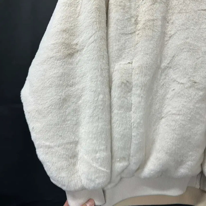 [BUNJANG] NFL White Reversible Vegan Fur Hooded Jacket / NFL 흰색 리버시블 비건 퍼 후드 자켓