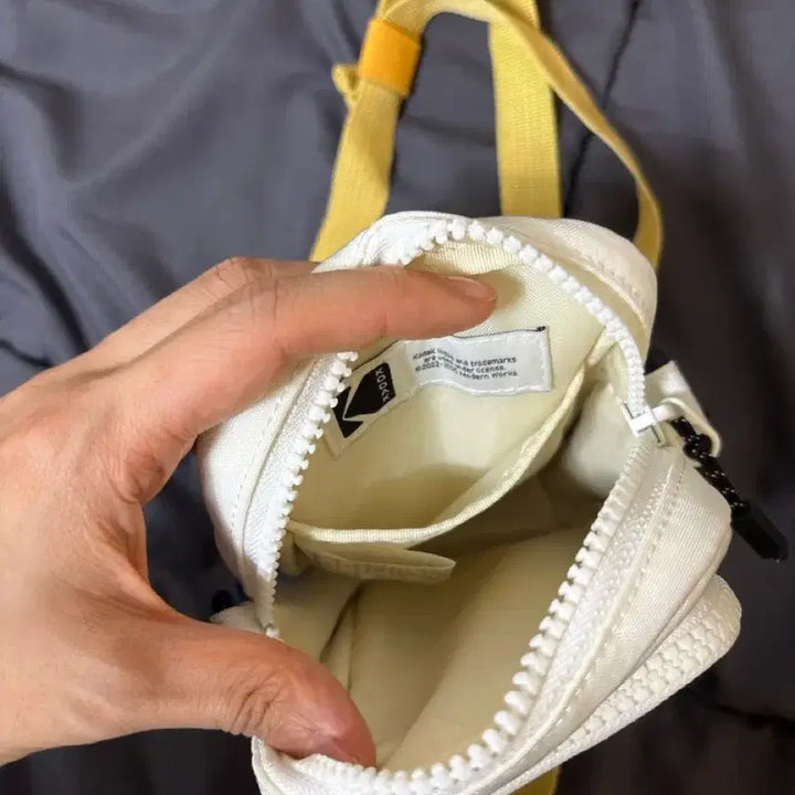 [BUNJANG] Kodak Mini Crossbody Bag Yellow Strap / 코닥 미니 크로스백 옐로우 스트랩