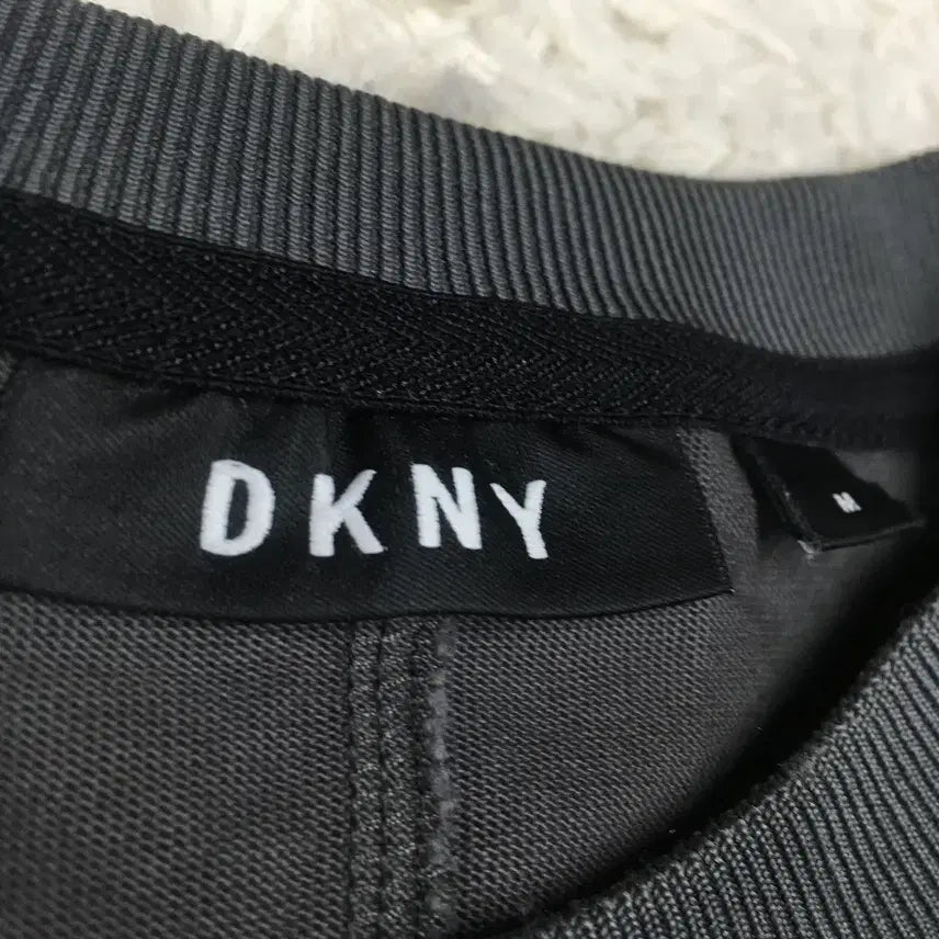 [BUNJANG] DKNY Pocket Short Sleeve T-Shirt Size M / DKNY 포켓 반팔티 EE05