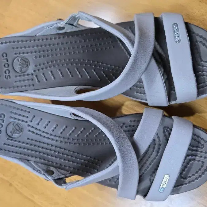 [BUNJANG] Crocs Cypress Hill Wedge Sandals / 크록스 싸이프러스힐 샌들 통굽 가보시 웨지 w8