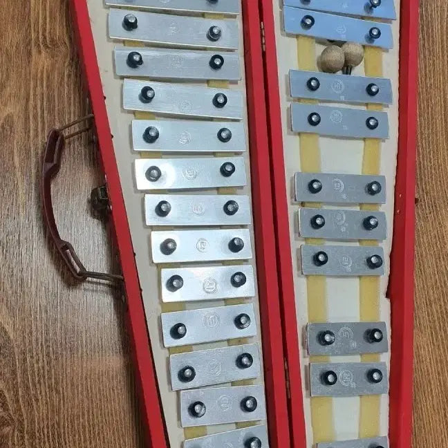 [BUNJANG] Jeongil Musical Instruments 1980s Glockenspiel / 진짜 80년대] 80년대 정일악기 실로폰 (오리지널 빈티지 소품)