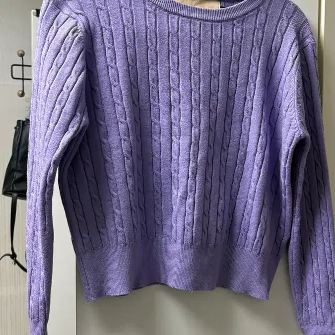 [BUNJANG] Nine Roundneck Cable Knit Sweater / 나인 라운드넥 케이블 꽈배기 니트
