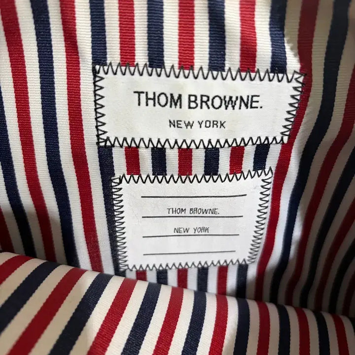 [BUNJANG] Thom Browne Debossed 4-Bar Medium Clutch / 톰브라운 클러치
