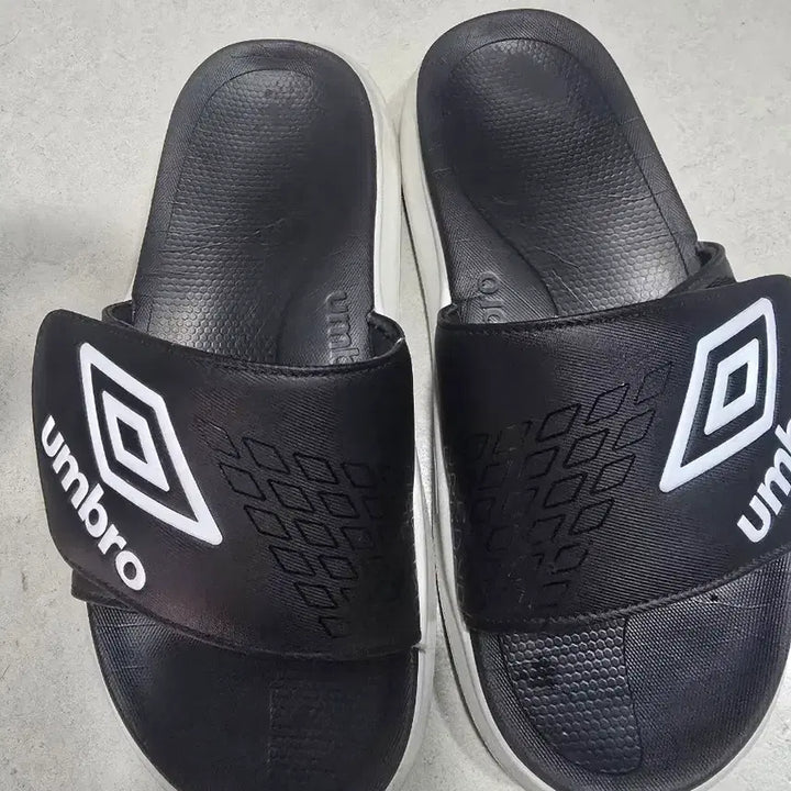 [BUNJANG] Umbro Slippers / 슬리퍼