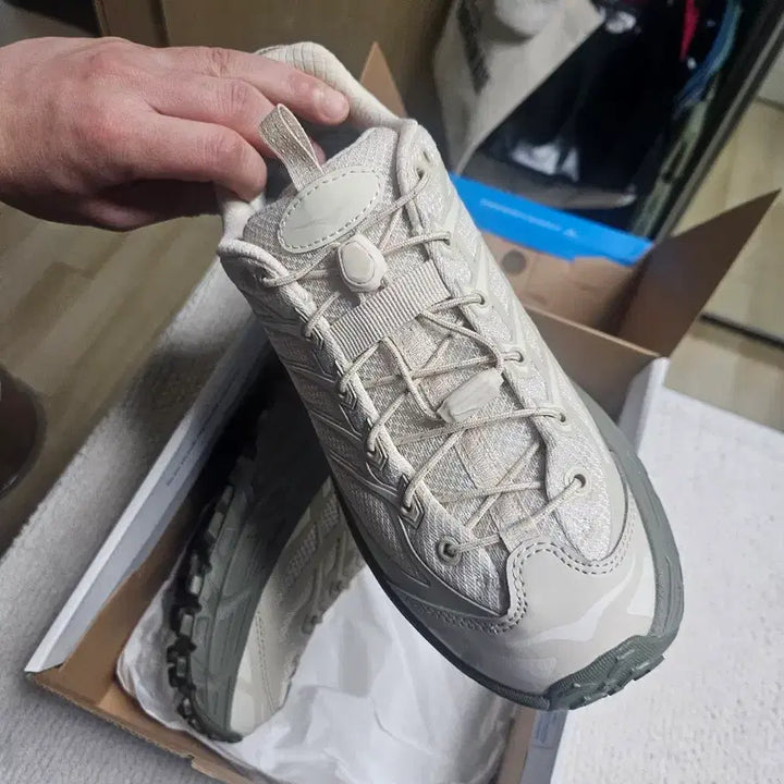 [BUNJANG] Hoka Mafate THREE 2 Beige 255mm / (1회착용 박스 풀구성)호카 마파테 THREE 2 255mm 베이지색