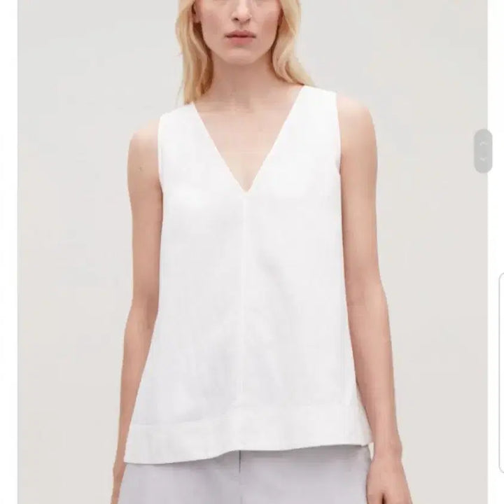 [BUNJANG] COS A-Line Sleeveless Top Ivory / COS 코스 A라인 슬리브리스 탑