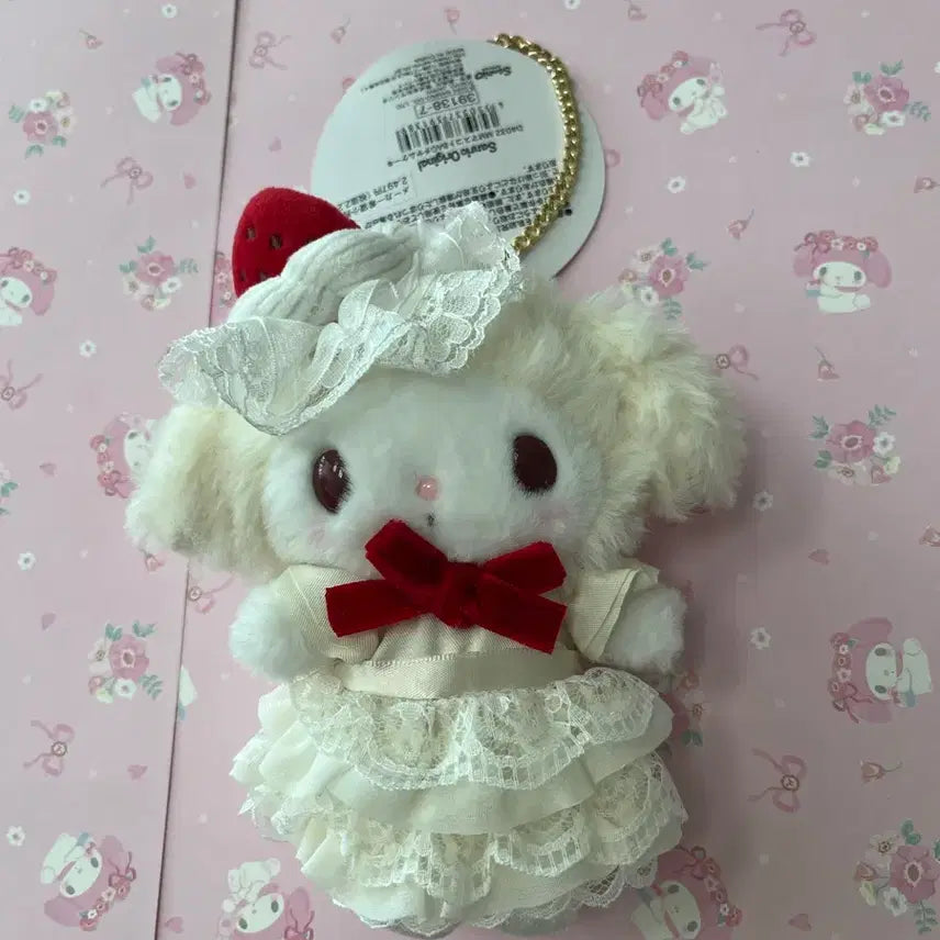 [BUNJANG] Sanrio My Melody Shiroichigo Shortcake Mascot Plush Keychain / 마이멜로디 시로이치고 쇼트케잌 마멜 마스코트 인형 키링