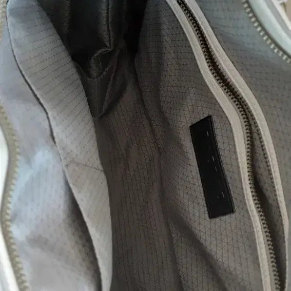 [BUNJANG] Bao Bao Issey Miyake White Tote Bag / 바오바오 이세이미야케 화이트 토트백
