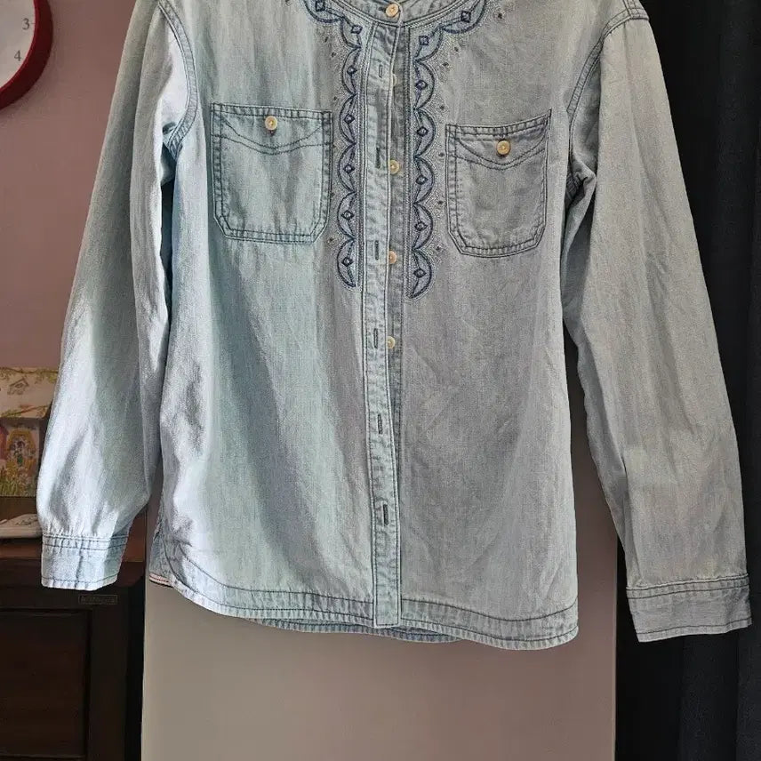 [BUNJANG] Thursday Island Denim Shirt/Blouse - Light Blue / 써스데이아일랜드 데님 셔츠.블라우스 S