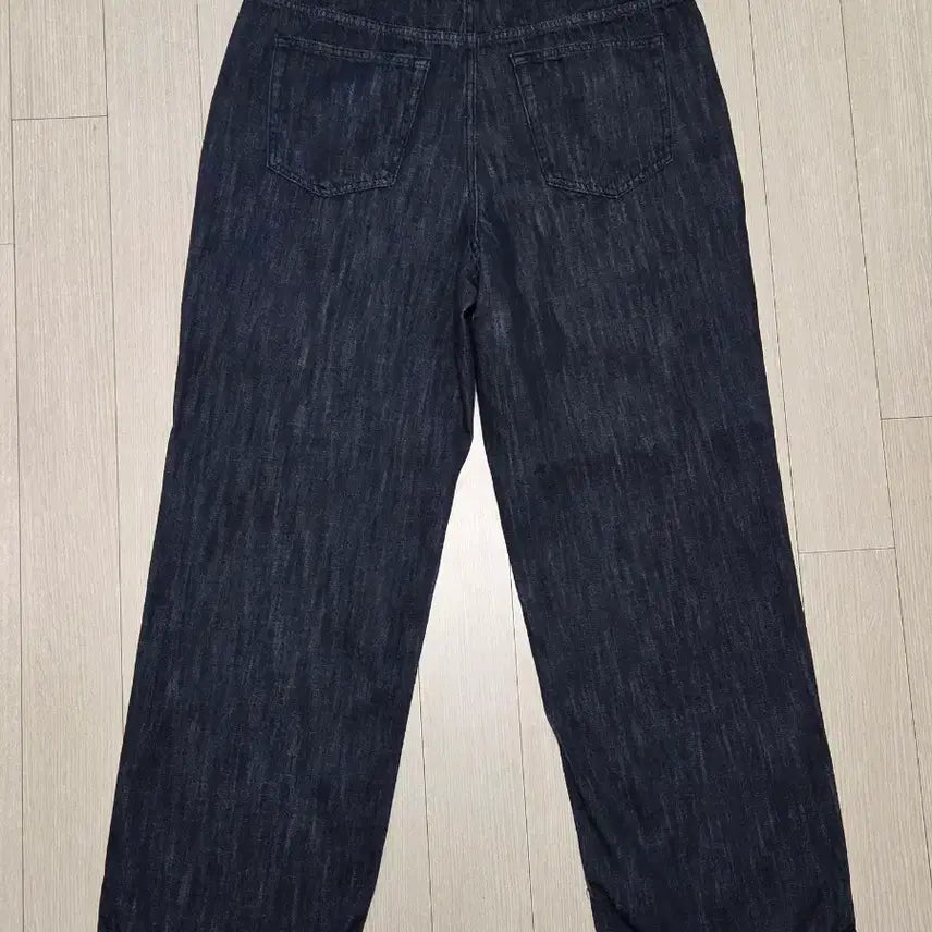 [BUNJANG] Uniqlo Linen-like Wide Denim Pants Set (Low Black, Light Indigo) - 2 Pairs / 무탠다드 린넨 라이크 와이드 데님 팬츠 2장(로우 블랙, 라이트 인디고)