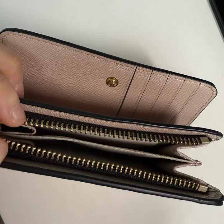 [BUNJANG] Marc Jacobs Snapshot Card Wallet Light Grey / 마크제이콥스 스냅샷 카드지갑 (상태 엄청 좋음)