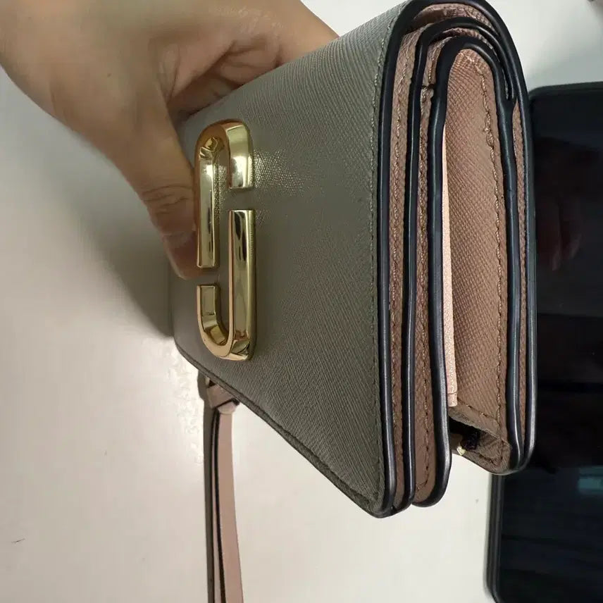 [BUNJANG] Marc Jacobs Snapshot Card Wallet Light Grey / 마크제이콥스 스냅샷 카드지갑 (상태 엄청 좋음)