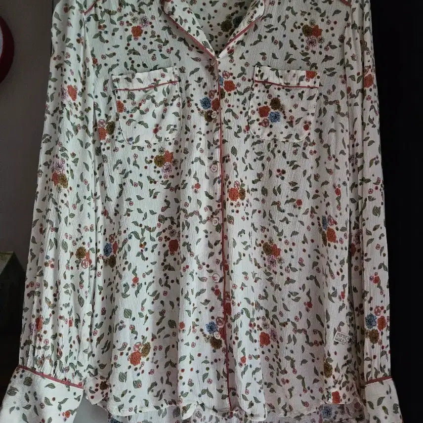 [BUNJANG] Thursday Island Flower Pattern Blouse - Size S / 써스데이아일랜드 플라워 패턴 블라우스 S