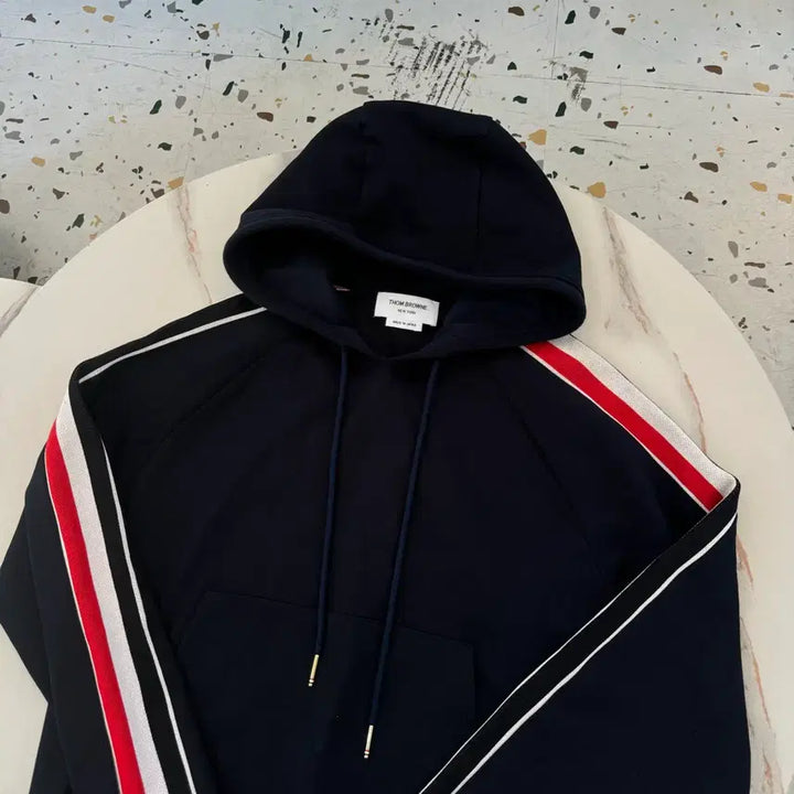 [BUNJANG] Thom Browne RWB Tricolor Stripe Hoodie Navy 1 Size / [정품/1사이즈] 톰브라운 RWB 삼선 스트라이프 후드티 네이비