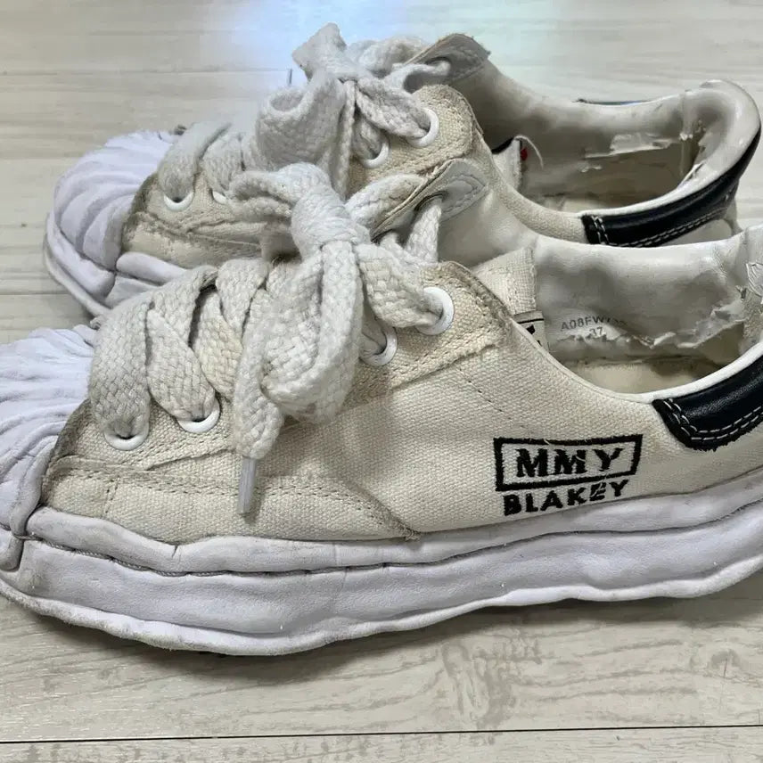 [BUNJANG] Maison Mihara Yasuhiro Blakey OG Sole Canvas Low-Top Sneakers White / 메종 미하라 야스히로 블레이키 OG 솔 캔버스 로우탑 스니커즈 화이트