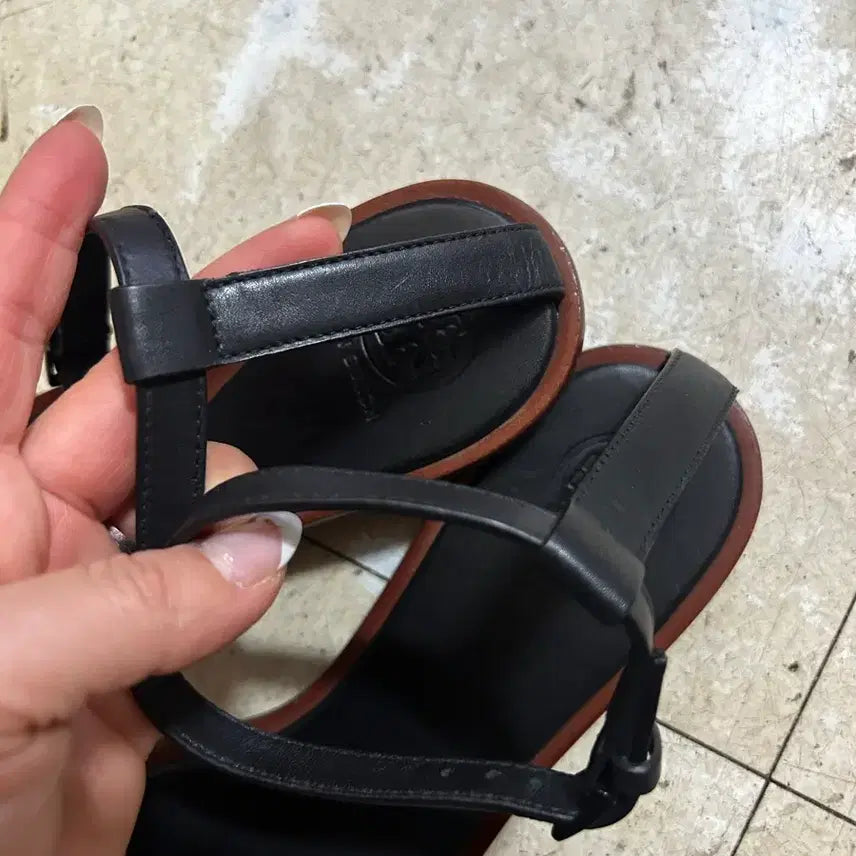 [BUNJANG] Tory Burch Black Strap Sandals Size 7.5 (245cm) / 토리버치 블랙 스트랩 샌들 7 1/2 245cm