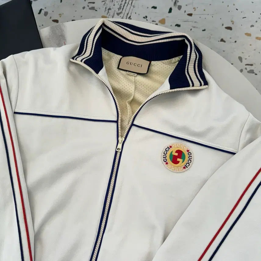 [BUNJANG] Gucci 23SS Stripe Trimmed Zip-Up Track Jacket - White, Size L / [정품/백화점판] 23ss 구찌 스트라이프 트리밍 집업 트랙 자켓