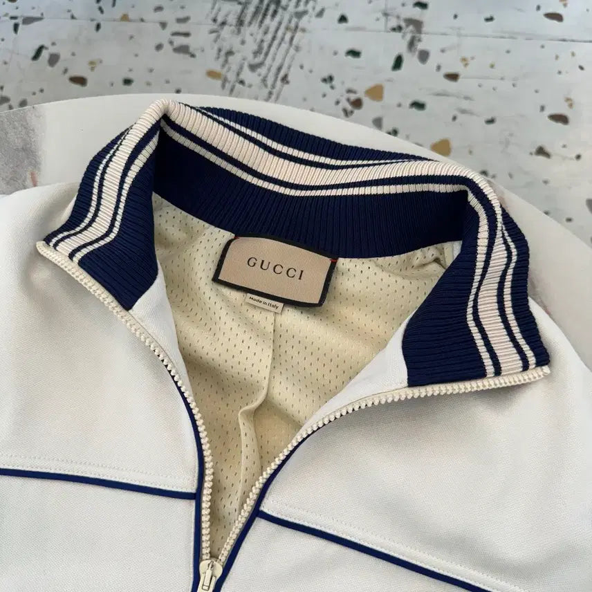 [BUNJANG] Gucci 23SS Stripe Trimmed Zip-Up Track Jacket - White, Size L / [정품/백화점판] 23ss 구찌 스트라이프 트리밍 집업 트랙 자켓